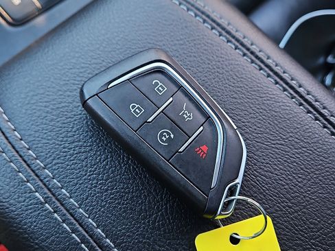 Used 2024 Cadillac XT4 Premium Luxury image 19