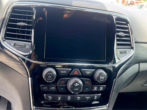 Used 2020 Jeep Grand Cherokee Laredo w/ Security & Convenience Group image 11