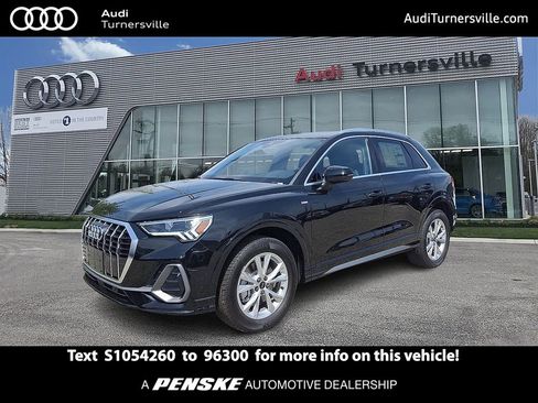 Used 2025 Audi Q3 2.0T Premium w/ Convenience Package image 1
