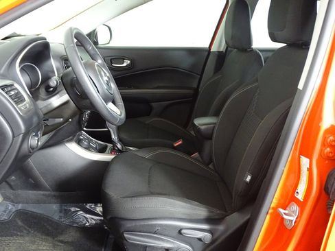 Used 2018 Jeep Compass Sport w/ Mopar Graphics Package image 10