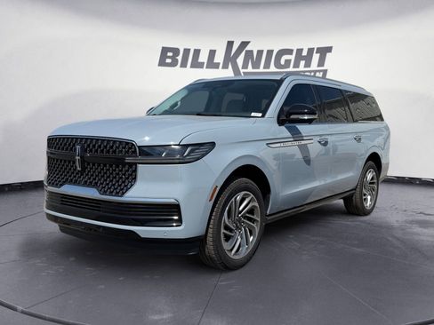 New 2025 Lincoln Navigator L Reserve AWD/4WD image 1
