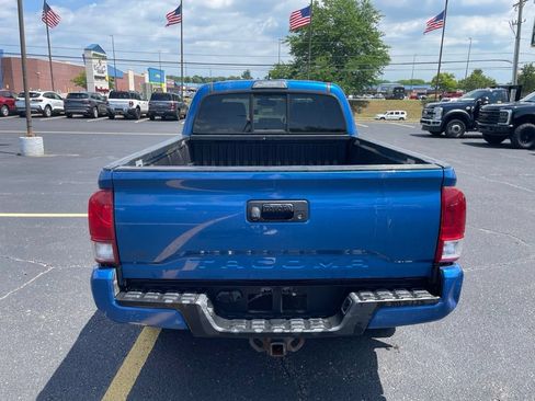 Used 2016 Toyota Tacoma SR5 AWD/4WD image 6