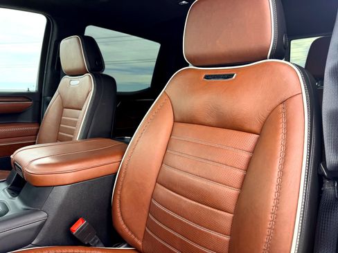 Used 2023 GMC Sierra 1500 Denali Ultimate image 13