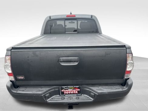 Used 2015 Toyota Tacoma 4x4 Double Cab w/ TRD Sport Package image 4