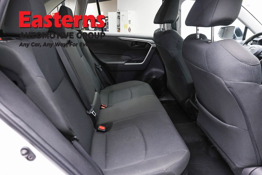 Used 2022 Toyota RAV4 LE AWD/4WD image 24