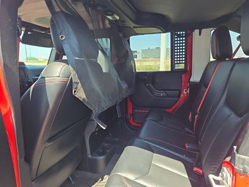Used 2017 Jeep Wrangler Unlimited Rubicon AWD/4WD image 12