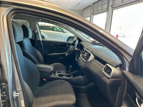 Used 2017 Kia Sorento AWD image 17