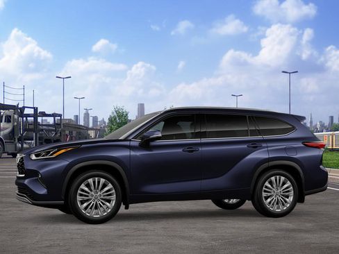 New 2026 Toyota Highlander Platinum image 3