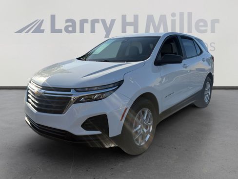 Used 2022 Chevrolet Equinox LS FWD image 1