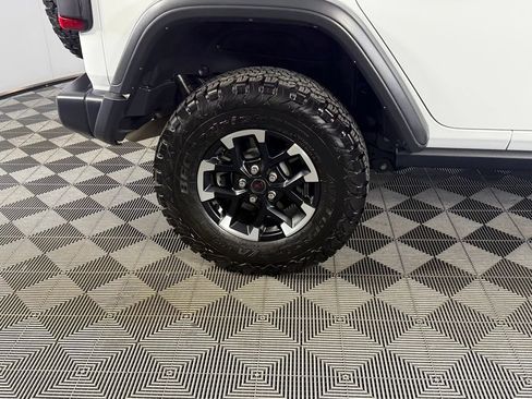 Used 2026 Jeep Wrangler Unlimited Rubicon AWD/4WD image 12