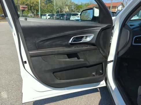 Used 2017 Chevrolet Equinox LT w/ Convenience Package image 18