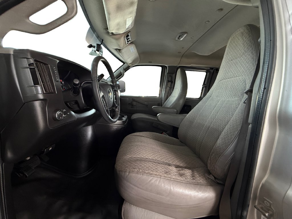 Used 2019 Chevrolet Express 3500 LS RWD image 10