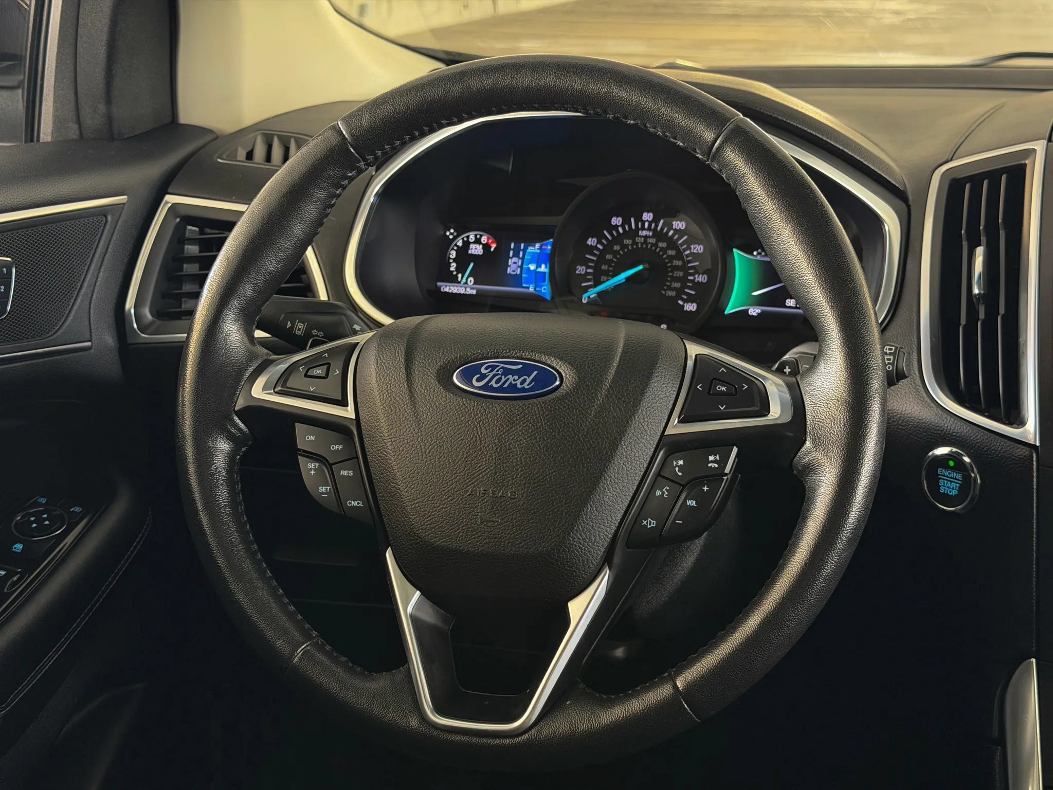 Used 2017 Ford Edge Titanium w/ Equipment Group 302A AWD/4WD image 31