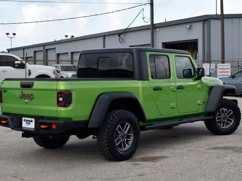 Used 2025 Jeep Gladiator Mojave w/ Convenience Group AWD/4WD image 6