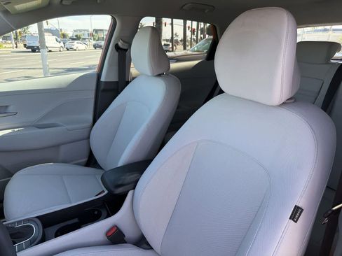 Used 2024 Hyundai Kona SE image 24