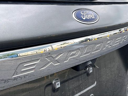 Used 2020 Ford Explorer Limited AWD/4WD image 33