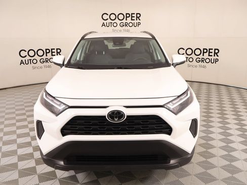 Used 2025 Toyota RAV4 XLE FWD image 8