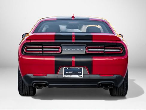 Used 2015 Dodge Challenger SRT w/ Technology Group image 7