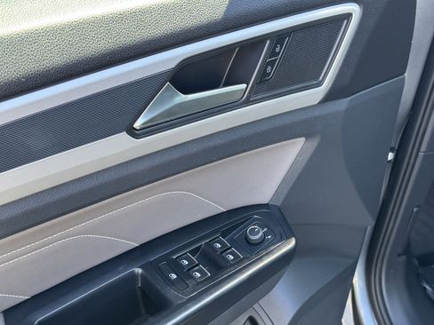 Used 2021 Volkswagen Atlas SEL R-Line image 15