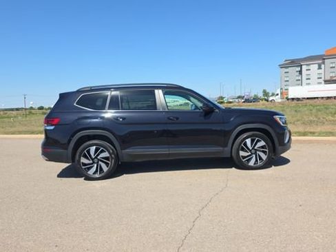Used 2024 Volkswagen Atlas SE FWD image 5