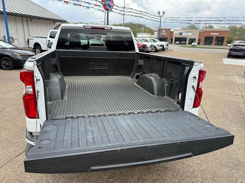 Used 2022 Chevrolet Silverado 1500 High Country w/ Safety Package II image 7