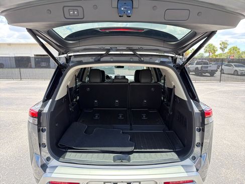 Certified 2024 Nissan Pathfinder SL FWD image 33