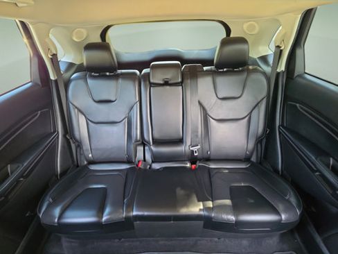 Used 2022 Ford Edge Titanium AWD/4WD image 34