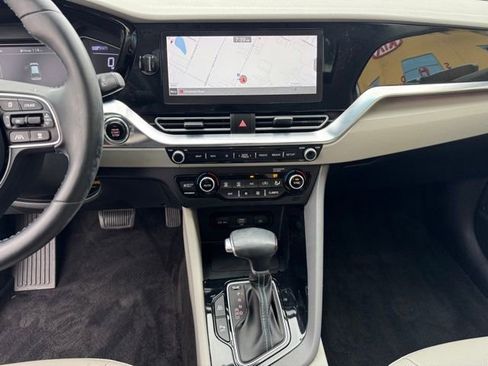 Certified 2022 Kia Niro EX Premium FWD image 22
