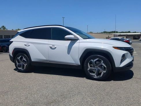 Used 2023 Hyundai Tucson Limited w/ Cargo Package AWD/4WD image 2