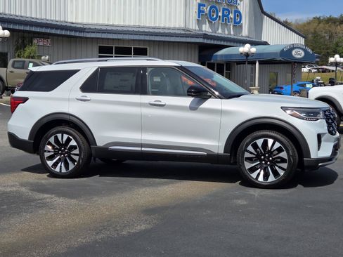 New 2026 Ford Explorer Platinum w/ LUX Leather Package AWD/4WD image 4