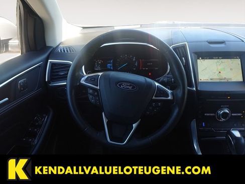 Used 2018 Ford Edge Titanium w/ Equipment Group 302A AWD/4WD image 12