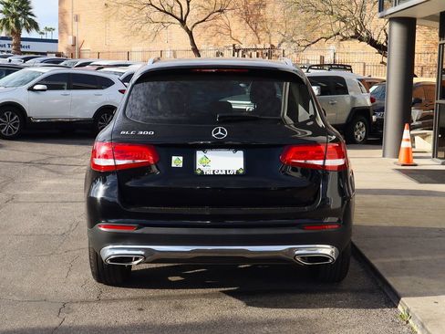 Used 2018 Mercedes-Benz GLC 300 w/ Premium Package image 11