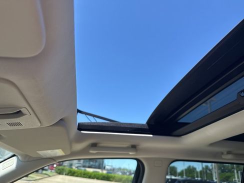 Used 2010 Land Rover LR2 HSE AWD/4WD image 10