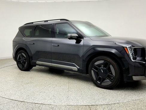 Used 2024 Kia EV9 GT-Line AWD/4WD image 3