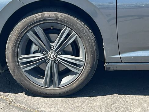 Used 2022 Volkswagen Jetta SE FWD image 9