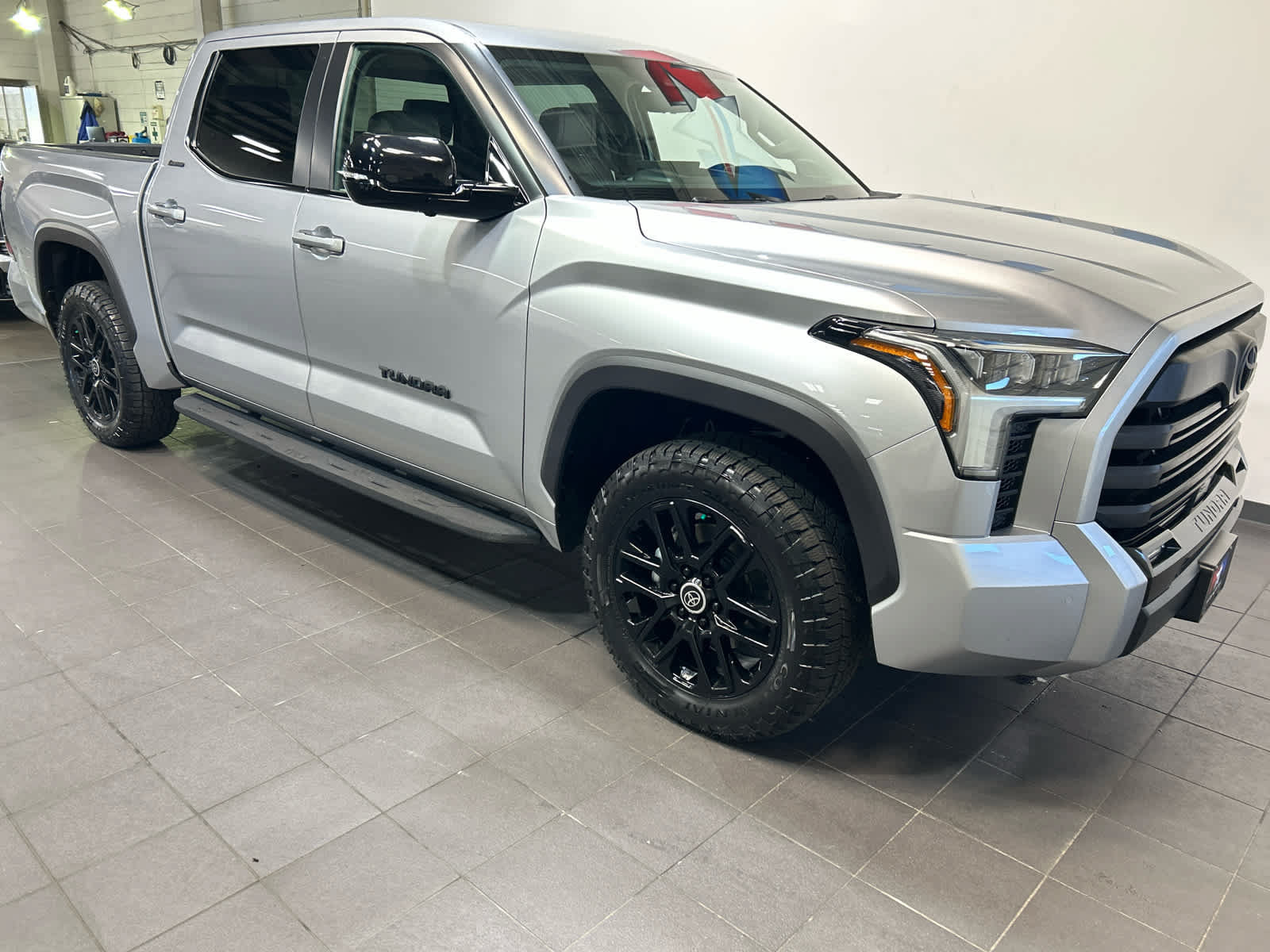 Used 2024 Toyota Tundra Limited AWD/4WD image 2