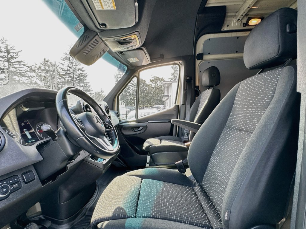 Used 2021 Mercedes-Benz Sprinter 2500 image 11