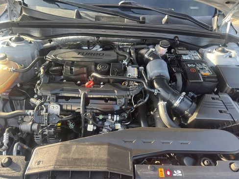 Used 2023 Kia K5 GT-Line image 10