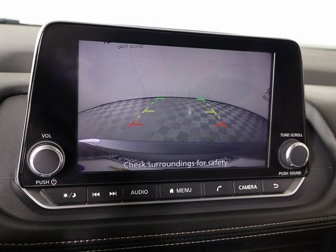 Used 2024 Nissan Rogue SV image 6