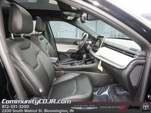 New 2025 Jeep Compass Limited w/ Sun & Sound Group image 18