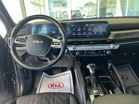 Used 2025 Kia Telluride AWD image 25
