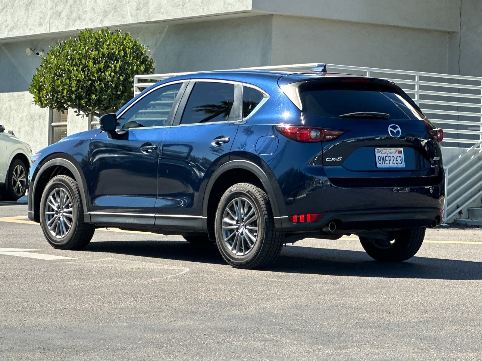 Used 2019 MAZDA CX-5 Touring FWD image 3