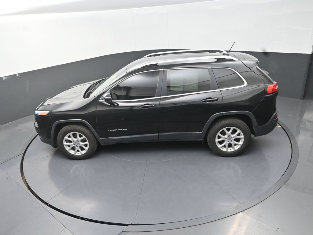 Used 2018 Jeep Cherokee Latitude AWD/4WD image 18