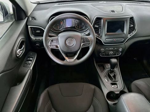 Used 2020 Jeep Cherokee Latitude FWD image 9