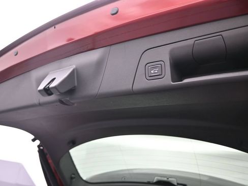Used 2023 Buick Envision Avenir AWD/4WD image 16