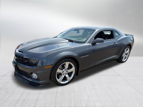 Used 2010 Chevrolet Camaro SS w/ RS Package RWD image 2