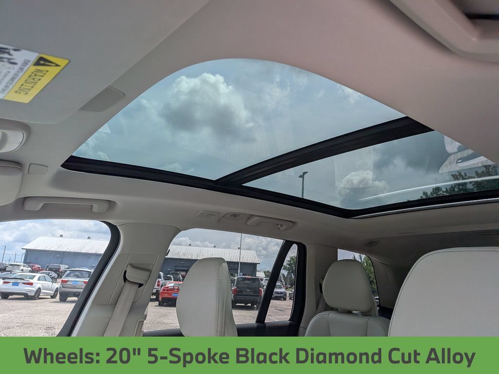 Used 2023 Volvo XC90 B6 Plus AWD/4WD image 18