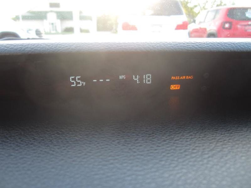 Used 2011 Subaru Legacy 2.5i Premium AWD/4WD image 26