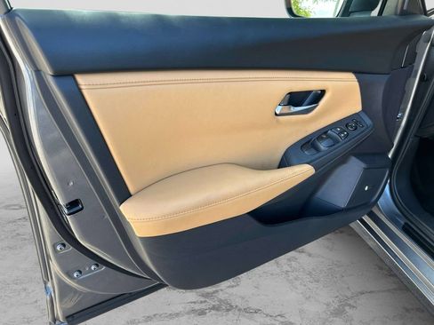 Certified 2025 Nissan Sentra SV w/ SV Premium Package FWD image 14