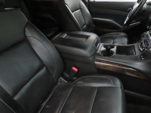 Used 2017 Chevrolet Suburban LT AWD/4WD image 22